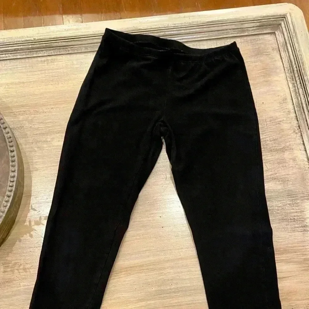HUE black leggings